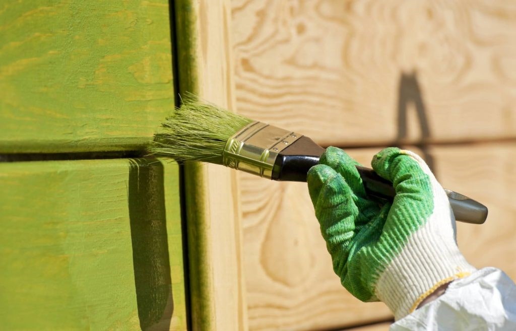Покраска деревянных домов с обработкой