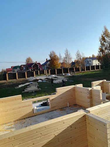 Строим коробку загородного дома из бруса